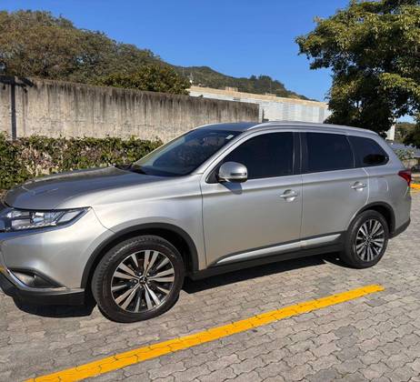 MITSUBISHI OUTLANDER 2.0 MIVEC GASOLINA HPE AUTOMÁTICO